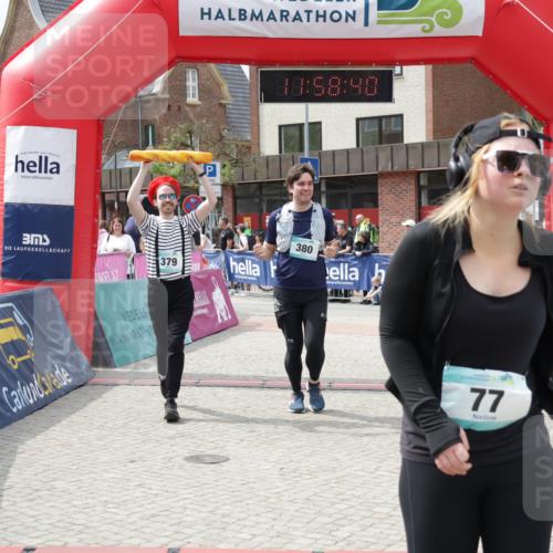 10.05.2026 - 8. Wedeler Halbmarathon Yannick Fuchs http://msf.ph/oto/9735842 10.05.2026 11:58:39 Ziel 77, 379, 380, 879, 2131 meine-sportfotos.de