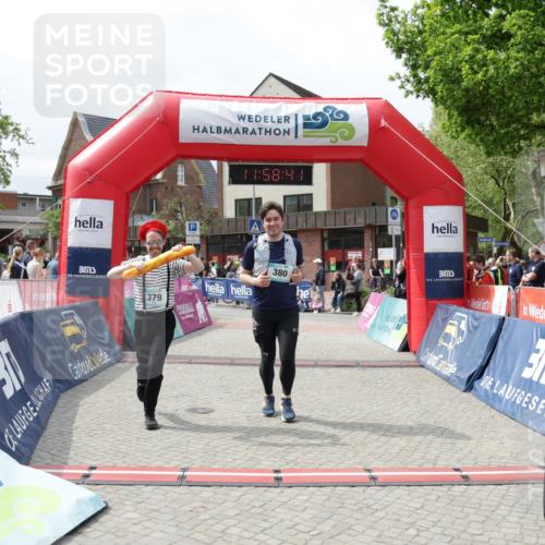 10.05.2026 - 8. Wedeler Halbmarathon Yannick Fuchs http://msf.ph/oto/9735847 10.05.2026 11:58:39 Ziel 77, 379, 380, 879, 2131 meine-sportfotos.de