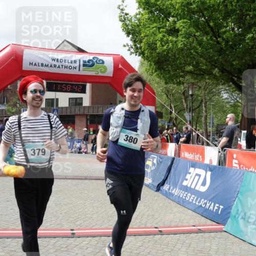 10.05.2026 - 8. Wedeler Halbmarathon Yannick Fuchs http://msf.ph/oto/9735853 10.05.2026 11:58:40 Ziel 77, 379, 380, 794, 879, 901, 2131, 2163, 2169 meine-sportfotos.de