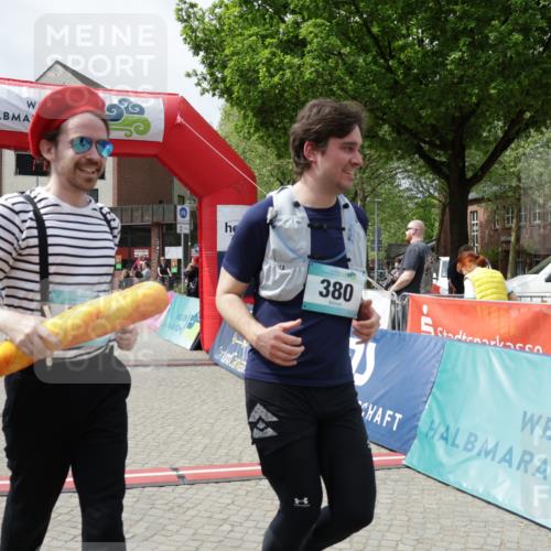 10.05.2026 - 8. Wedeler Halbmarathon Yannick Fuchs http://msf.ph/oto/9735855 10.05.2026 11:58:41 Ziel 77, 379, 380, 794, 901, 2163, 2169 meine-sportfotos.de