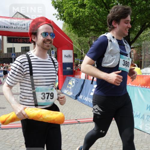 10.05.2026 - 8. Wedeler Halbmarathon Yannick Fuchs http://msf.ph/oto/9735856 10.05.2026 11:58:41 Ziel 77, 379, 380, 794, 901, 2163, 2169 meine-sportfotos.de