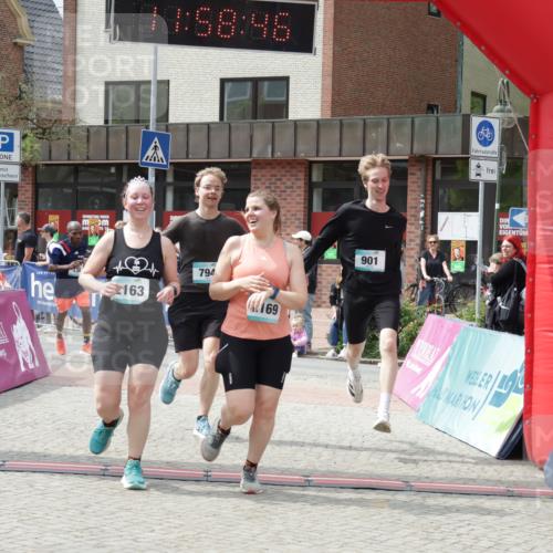 10.05.2026 - 8. Wedeler Halbmarathon Yannick Fuchs http://msf.ph/oto/9735863 10.05.2026 11:58:44 Ziel 136, 379, 380, 794, 901, 2163, 2169 meine-sportfotos.de