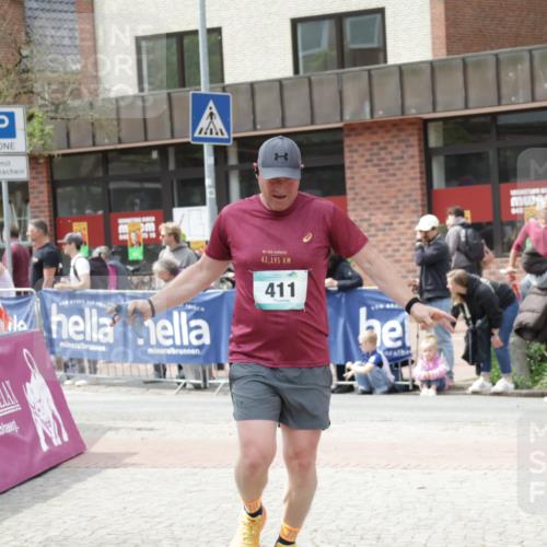 10.05.2026 - 8. Wedeler Halbmarathon Yannick Fuchs http://msf.ph/oto/9735887 10.05.2026 11:58:57 Ziel 411 meine-sportfotos.de