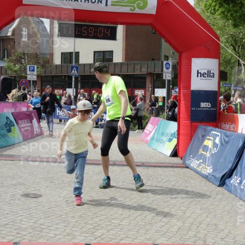 10.05.2026 - 8. Wedeler Halbmarathon Yannick Fuchs http://msf.ph/oto/9735914 10.05.2026 11:59:03 Ziel 411, 424, 956 meine-sportfotos.de