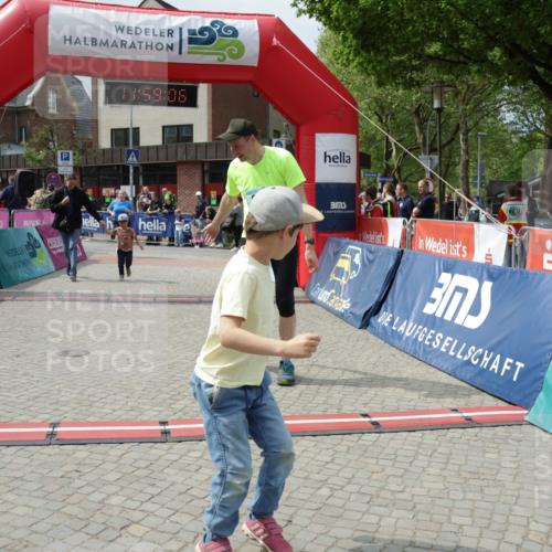10.05.2026 - 8. Wedeler Halbmarathon Yannick Fuchs http://msf.ph/oto/9735922 10.05.2026 11:59:04 Ziel 424, 956 meine-sportfotos.de