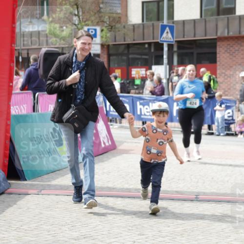10.05.2026 - 8. Wedeler Halbmarathon Yannick Fuchs http://msf.ph/oto/9735926 10.05.2026 11:59:05 Ziel 424, 830, 956 meine-sportfotos.de