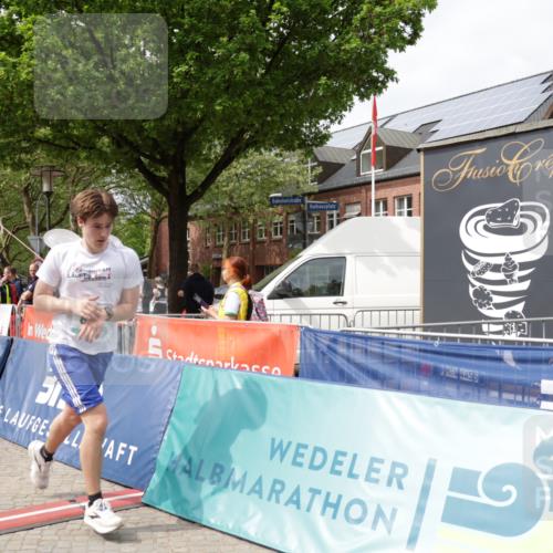 10.05.2026 - 8. Wedeler Halbmarathon Yannick Fuchs http://msf.ph/oto/9735945 10.05.2026 11:59:11 Ziel 381, 424, 482, 583, 737, 830, 870, 962, 2103, 2161 meine-sportfotos.de