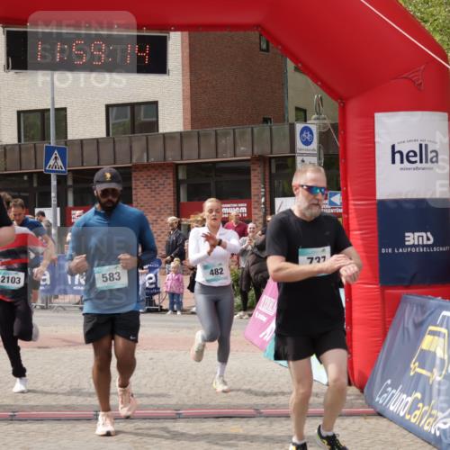 10.05.2026 - 8. Wedeler Halbmarathon Yannick Fuchs http://msf.ph/oto/9735951 10.05.2026 11:59:12 Ziel 381, 424, 482, 583, 737, 830, 870, 962, 2027, 2103, 2161 meine-sportfotos.de