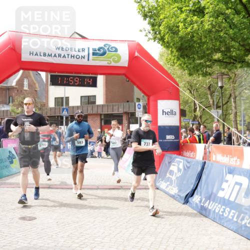 10.05.2026 - 8. Wedeler Halbmarathon Yannick Fuchs http://msf.ph/oto/9735952 10.05.2026 11:59:12 Ziel 381, 424, 482, 583, 737, 830, 870, 962, 2027, 2103, 2161 meine-sportfotos.de