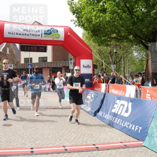 10.05.2026 - 8. Wedeler Halbmarathon Yannick Fuchs http://msf.ph/oto/9735953 10.05.2026 11:59:12 Ziel 381, 424, 482, 583, 737, 830, 870, 962, 2027, 2103, 2161 meine-sportfotos.de