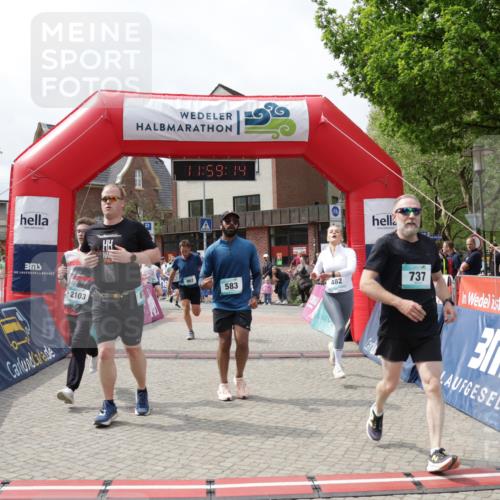 10.05.2026 - 8. Wedeler Halbmarathon Yannick Fuchs http://msf.ph/oto/9735954 10.05.2026 11:59:13 Ziel 381, 424, 482, 583, 737, 830, 870, 962, 2027, 2103, 2161 meine-sportfotos.de