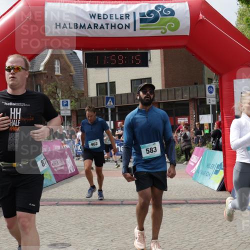 10.05.2026 - 8. Wedeler Halbmarathon Yannick Fuchs http://msf.ph/oto/9735957 10.05.2026 11:59:13 Ziel 381, 424, 482, 583, 737, 830, 870, 962, 2027, 2103, 2161 meine-sportfotos.de