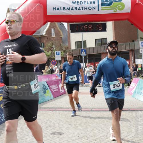 10.05.2026 - 8. Wedeler Halbmarathon Yannick Fuchs http://msf.ph/oto/9735959 10.05.2026 11:59:13 Ziel 381, 424, 482, 583, 737, 830, 870, 962, 2027, 2103, 2161 meine-sportfotos.de