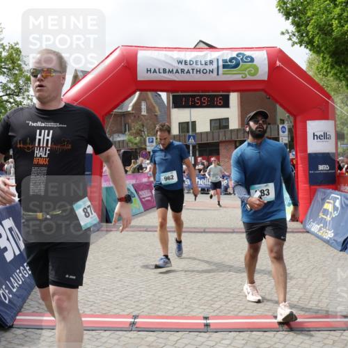 10.05.2026 - 8. Wedeler Halbmarathon Yannick Fuchs http://msf.ph/oto/9735961 10.05.2026 11:59:14 Ziel 381, 482, 583, 737, 830, 870, 962, 2027, 2103, 2161 meine-sportfotos.de