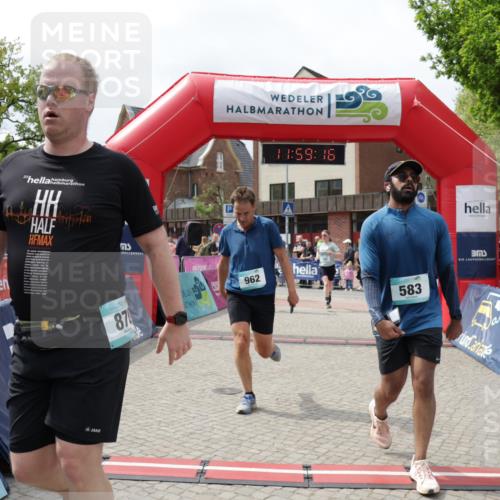 10.05.2026 - 8. Wedeler Halbmarathon Yannick Fuchs http://msf.ph/oto/9735962 10.05.2026 11:59:14 Ziel 381, 482, 583, 737, 830, 870, 962, 2027, 2103, 2161 meine-sportfotos.de