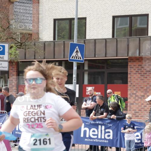 10.05.2026 - 8. Wedeler Halbmarathon Yannick Fuchs http://msf.ph/oto/9735968 10.05.2026 11:59:15 Ziel 381, 482, 583, 737, 830, 870, 962, 2027, 2103, 2161 meine-sportfotos.de