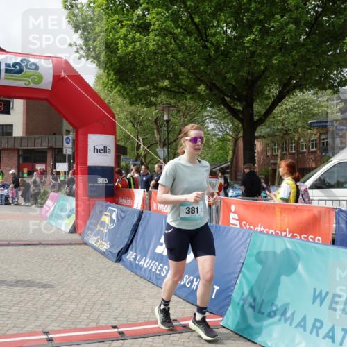 10.05.2026 - 8. Wedeler Halbmarathon Yannick Fuchs http://msf.ph/oto/9735978 10.05.2026 11:59:17 Ziel 381, 482, 583, 737, 870, 962, 2027, 2103, 2161 meine-sportfotos.de
