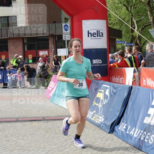 10.05.2026 - 8. Wedeler Halbmarathon Yannick Fuchs http://msf.ph/oto/9735989 10.05.2026 11:59:23 Ziel 30, 598 meine-sportfotos.de