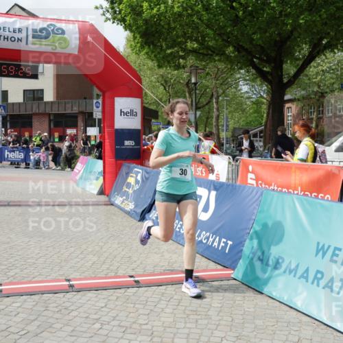 10.05.2026 - 8. Wedeler Halbmarathon Yannick Fuchs http://msf.ph/oto/9735993 10.05.2026 11:59:23 Ziel 30, 598 meine-sportfotos.de