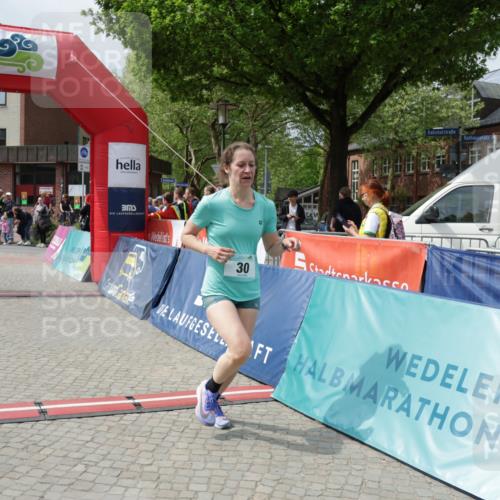 10.05.2026 - 8. Wedeler Halbmarathon Yannick Fuchs http://msf.ph/oto/9735994 10.05.2026 11:59:23 Ziel 30, 598 meine-sportfotos.de