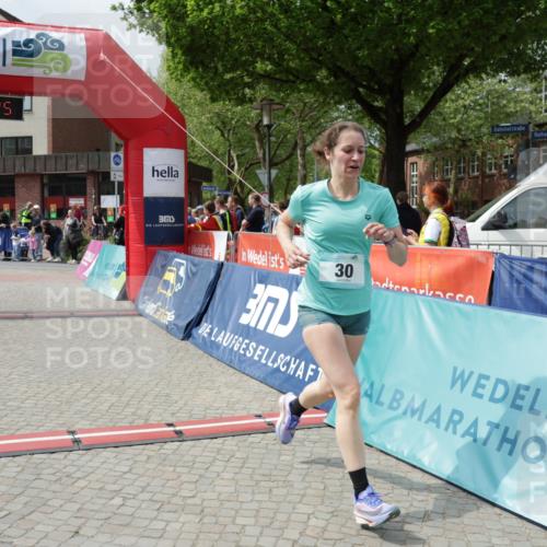 10.05.2026 - 8. Wedeler Halbmarathon Yannick Fuchs http://msf.ph/oto/9735995 10.05.2026 11:59:24 Ziel 30, 598 meine-sportfotos.de