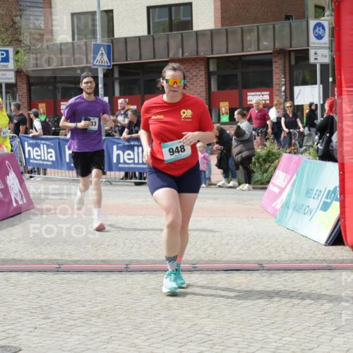 10.05.2026 - 8. Wedeler Halbmarathon Yannick Fuchs http://msf.ph/oto/9736013 10.05.2026 11:59:30 Ziel 257, 598, 691, 948, 2233 meine-sportfotos.de