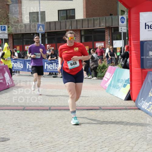 10.05.2026 - 8. Wedeler Halbmarathon Yannick Fuchs http://msf.ph/oto/9736014 10.05.2026 11:59:30 Ziel 257, 598, 691, 948, 2233 meine-sportfotos.de