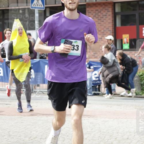 10.05.2026 - 8. Wedeler Halbmarathon Yannick Fuchs http://msf.ph/oto/9736018 10.05.2026 11:59:32 Ziel 257, 298, 452, 598, 691, 948, 2233 meine-sportfotos.de