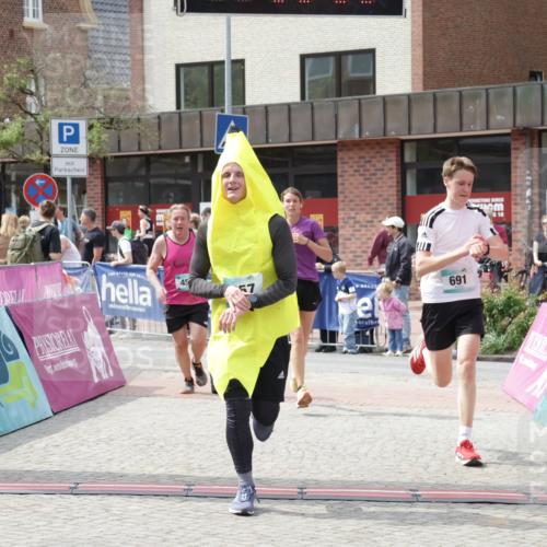 10.05.2026 - 8. Wedeler Halbmarathon Yannick Fuchs http://msf.ph/oto/9736025 10.05.2026 11:59:34 Ziel 257, 298, 452, 691, 948, 2233 meine-sportfotos.de