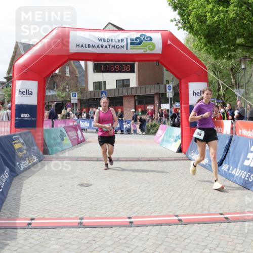 10.05.2026 - 8. Wedeler Halbmarathon Yannick Fuchs http://msf.ph/oto/9736040 10.05.2026 11:59:36 Ziel 257, 298, 452, 691, 2233 meine-sportfotos.de