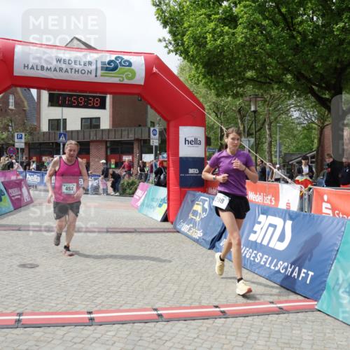 10.05.2026 - 8. Wedeler Halbmarathon Yannick Fuchs http://msf.ph/oto/9736042 10.05.2026 11:59:36 Ziel 257, 298, 452, 691, 2233 meine-sportfotos.de