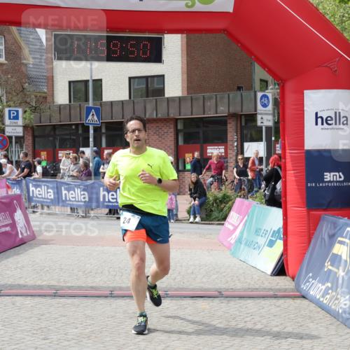 10.05.2026 - 8. Wedeler Halbmarathon Yannick Fuchs http://msf.ph/oto/9736062 10.05.2026 11:59:48 Ziel 24, 1037 meine-sportfotos.de