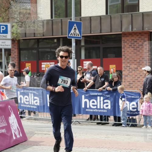10.05.2026 - 8. Wedeler Halbmarathon Yannick Fuchs http://msf.ph/oto/9736078 10.05.2026 11:59:53 Ziel 24, 793 meine-sportfotos.de