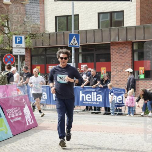10.05.2026 - 8. Wedeler Halbmarathon Yannick Fuchs http://msf.ph/oto/9736080 10.05.2026 11:59:54 Ziel 111, 793 meine-sportfotos.de