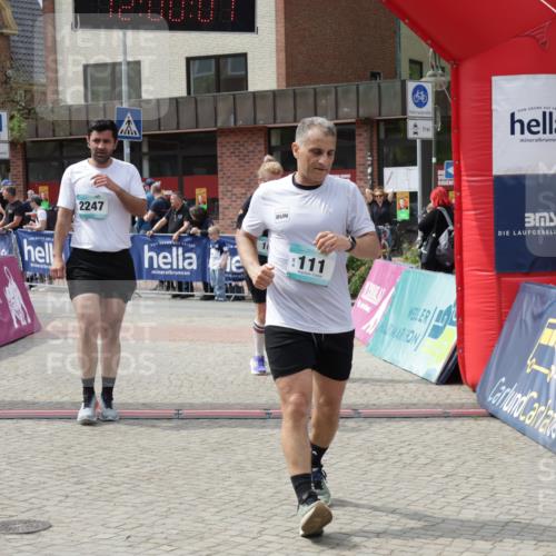 10.05.2026 - 8. Wedeler Halbmarathon Yannick Fuchs http://msf.ph/oto/9736093 10.05.2026 12:00:00 Ziel 103, 111, 793 meine-sportfotos.de