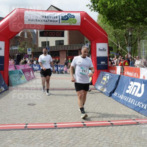 10.05.2026 - 8. Wedeler Halbmarathon Yannick Fuchs http://msf.ph/oto/9736099 10.05.2026 12:00:01 Ziel 103, 111, 793 meine-sportfotos.de