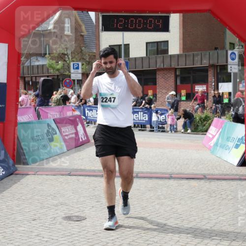 10.05.2026 - 8. Wedeler Halbmarathon Yannick Fuchs http://msf.ph/oto/9736101 10.05.2026 12:00:02 Ziel 103, 111 meine-sportfotos.de