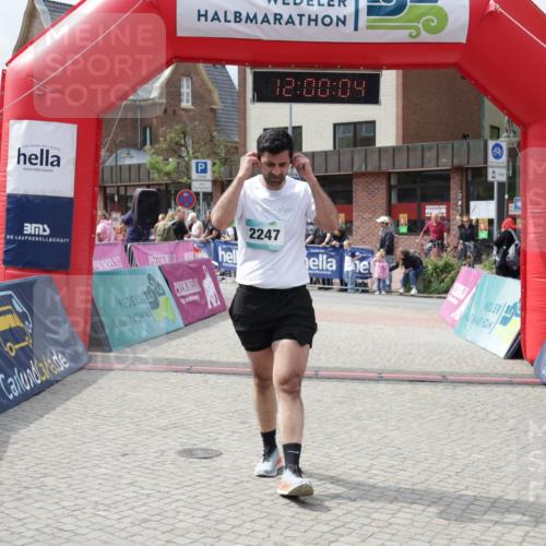 10.05.2026 - 8. Wedeler Halbmarathon Yannick Fuchs http://msf.ph/oto/9736103 10.05.2026 12:00:03 Ziel 103, 111 meine-sportfotos.de