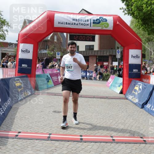 10.05.2026 - 8. Wedeler Halbmarathon Yannick Fuchs http://msf.ph/oto/9736106 10.05.2026 12:00:03 Ziel 103, 111 meine-sportfotos.de