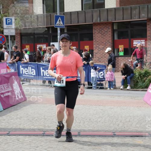 10.05.2026 - 8. Wedeler Halbmarathon Yannick Fuchs http://msf.ph/oto/9736109 10.05.2026 12:00:08 Ziel 2021 meine-sportfotos.de
