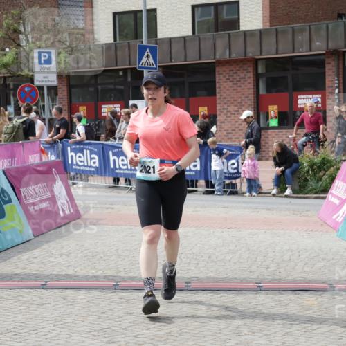 10.05.2026 - 8. Wedeler Halbmarathon Yannick Fuchs http://msf.ph/oto/9736110 10.05.2026 12:00:08 Ziel 2021 meine-sportfotos.de