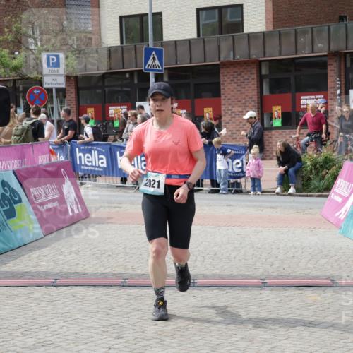 10.05.2026 - 8. Wedeler Halbmarathon Yannick Fuchs http://msf.ph/oto/9736111 10.05.2026 12:00:09 Ziel 557, 2021 meine-sportfotos.de