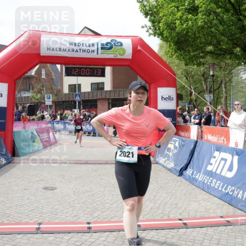10.05.2026 - 8. Wedeler Halbmarathon Yannick Fuchs http://msf.ph/oto/9736116 10.05.2026 12:00:11 Ziel 557, 2021 meine-sportfotos.de