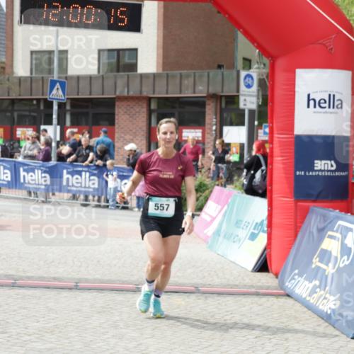 10.05.2026 - 8. Wedeler Halbmarathon Yannick Fuchs http://msf.ph/oto/9736126 10.05.2026 12:00:13 Ziel 557, 2021 meine-sportfotos.de