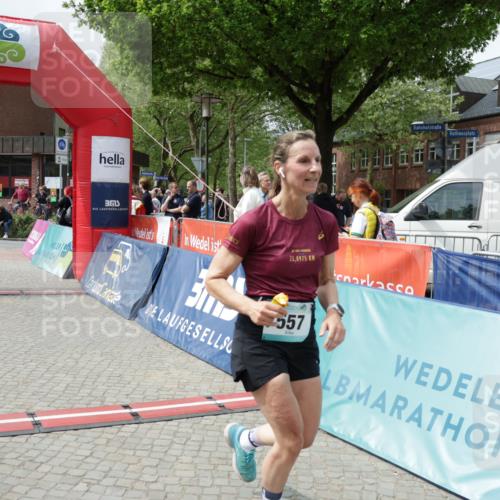 10.05.2026 - 8. Wedeler Halbmarathon Yannick Fuchs http://msf.ph/oto/9736135 10.05.2026 12:00:15 Ziel 557, 820 meine-sportfotos.de