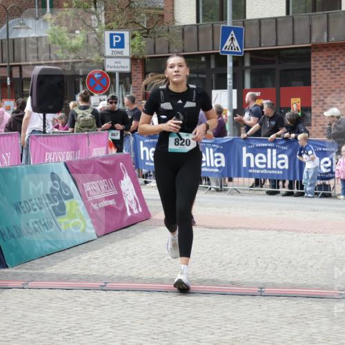 10.05.2026 - 8. Wedeler Halbmarathon Yannick Fuchs http://msf.ph/oto/9736139 10.05.2026 12:00:19 Ziel 72, 557, 820 meine-sportfotos.de