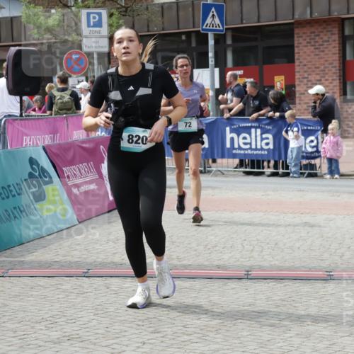 10.05.2026 - 8. Wedeler Halbmarathon Yannick Fuchs http://msf.ph/oto/9736140 10.05.2026 12:00:19 Ziel 72, 557, 820 meine-sportfotos.de