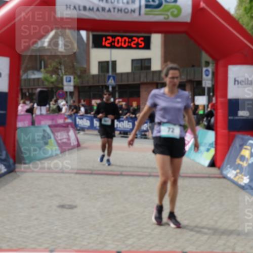 10.05.2026 - 8. Wedeler Halbmarathon Yannick Fuchs http://msf.ph/oto/9736155 10.05.2026 12:00:23 Ziel 72, 820, 867 meine-sportfotos.de