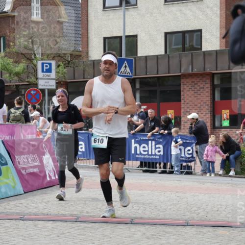 10.05.2026 - 8. Wedeler Halbmarathon Yannick Fuchs http://msf.ph/oto/9736163 10.05.2026 12:00:28 Ziel 610, 821, 867 meine-sportfotos.de