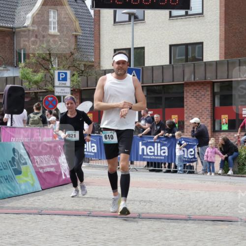 10.05.2026 - 8. Wedeler Halbmarathon Yannick Fuchs http://msf.ph/oto/9736164 10.05.2026 12:00:29 Ziel 610, 821, 867 meine-sportfotos.de